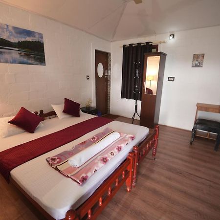 Paithalmala Regina Silva Camping & Nature Resort מראה חיצוני תמונה